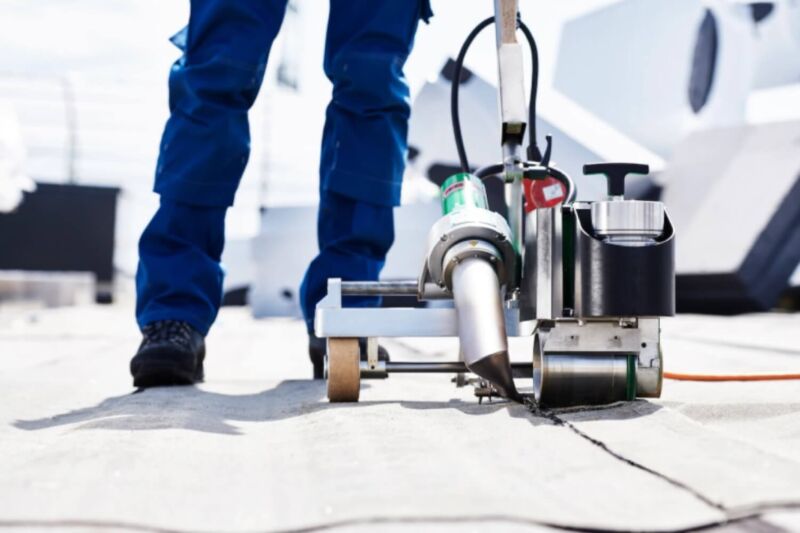 Leister BITUMAT B2 Welding Machine 75mm/100mm 230v 32A modified bitumen roof welding shot 2