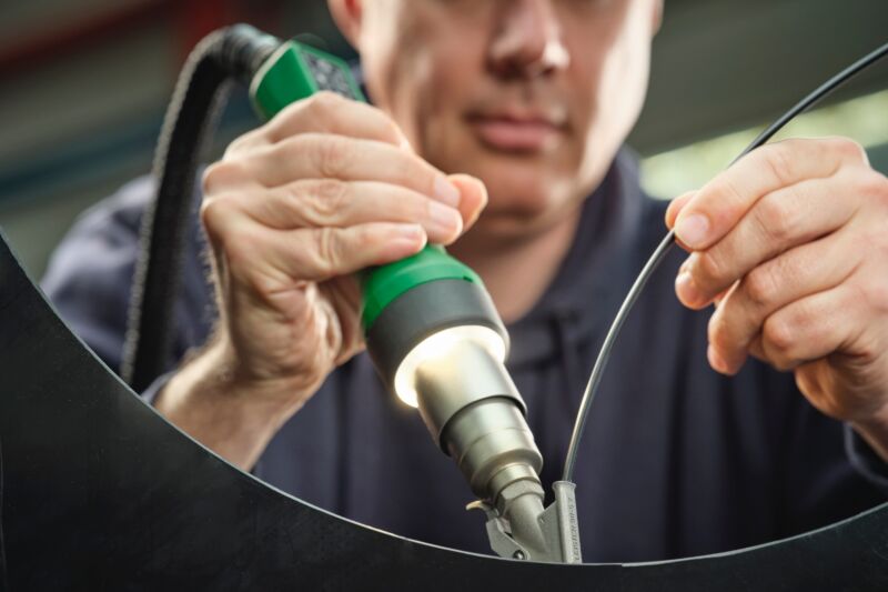 Leister PENWELD 305-A 230V 1000W 173.367 Screw-fit Plastic Welding Gun application draw welding image 1