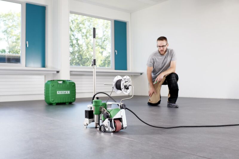 Leister UNIFLOOR 500 230v Automatic Safety/Vinyl Floor Welder 169.613 action