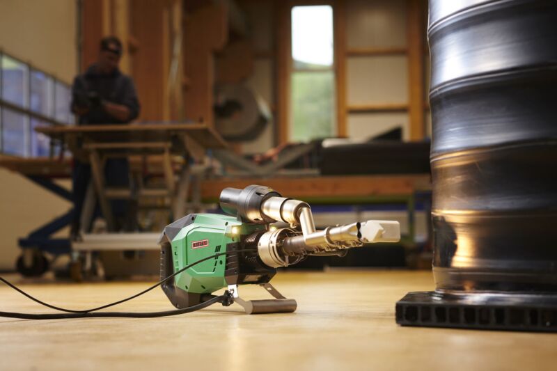 Leister WELDPLAST 600 230v 16A for Plastic Welding 170.461 on site with intergral tool stand