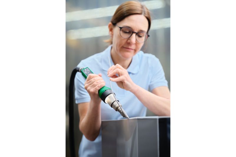 Leister PENWELD 305-A 230V 1000W 173.367 Screw-fit Plastic Welding Gun application draw welding image 3