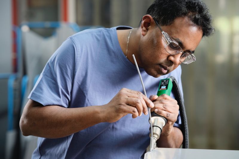 Leister PENWELD 305-A 230V 1000W 173.367 Screw-fit Plastic Welding Gun application draw welding image 6