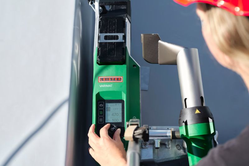 Leister VARIMAT 700 230V 3680W 173.180 automatic roof welder job site application 7 