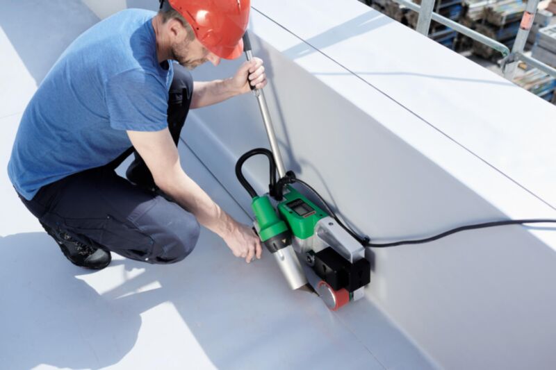 Leister UNIROOF 700 Automatic Roof Welding Machine 120V 1800W 169.237 machine in use 8